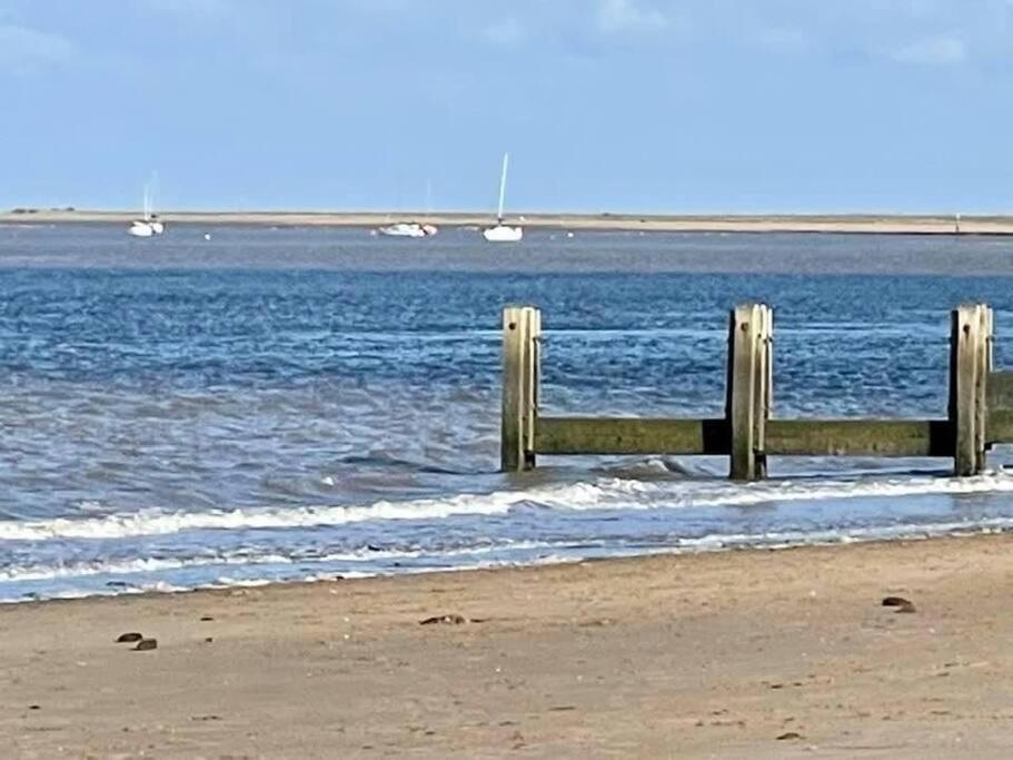 Seafront Apartment With Stunning Views Cleethorpes Exteriör bild